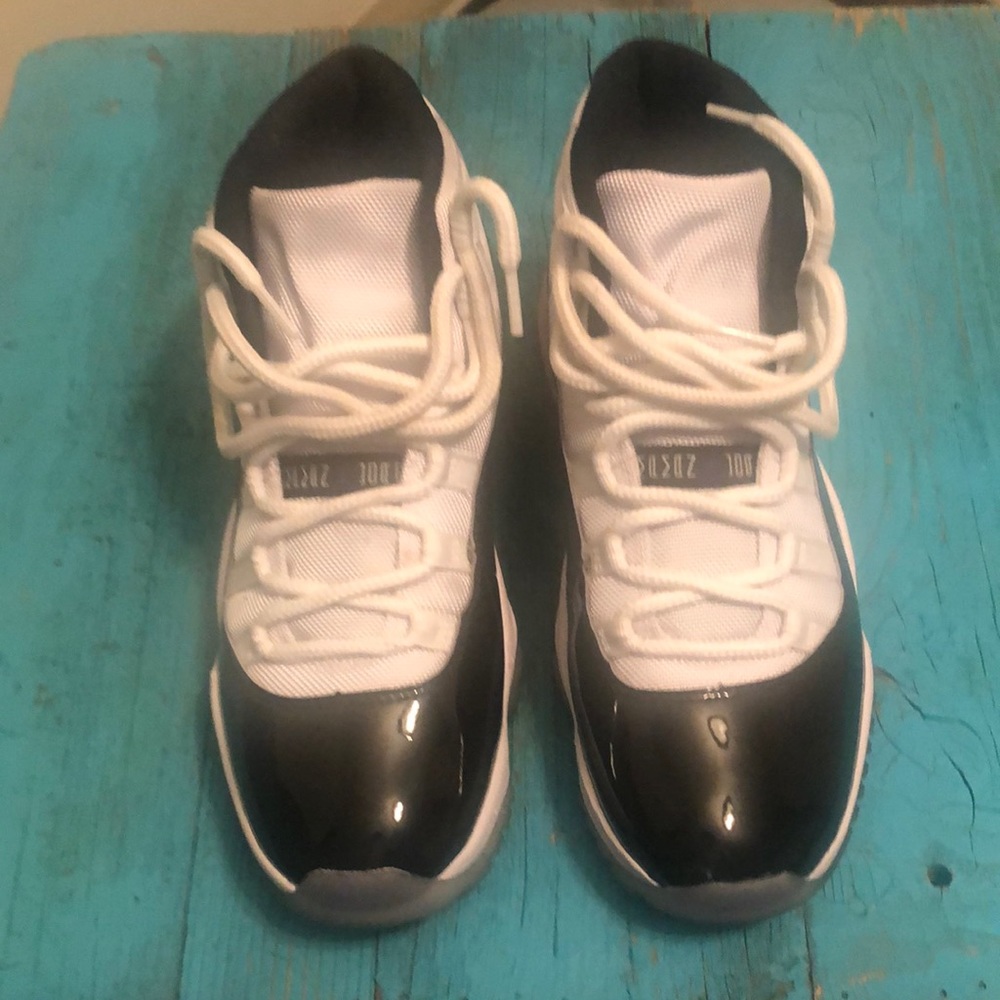 Jordan 11 concords size 8.5 worn few times great condition